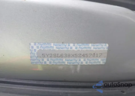 2005 Pontiac Vibe z USA, uszkodzony, nr VIN 5Y2SL638X5Z457017